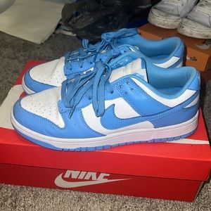 university blue dunks size 9